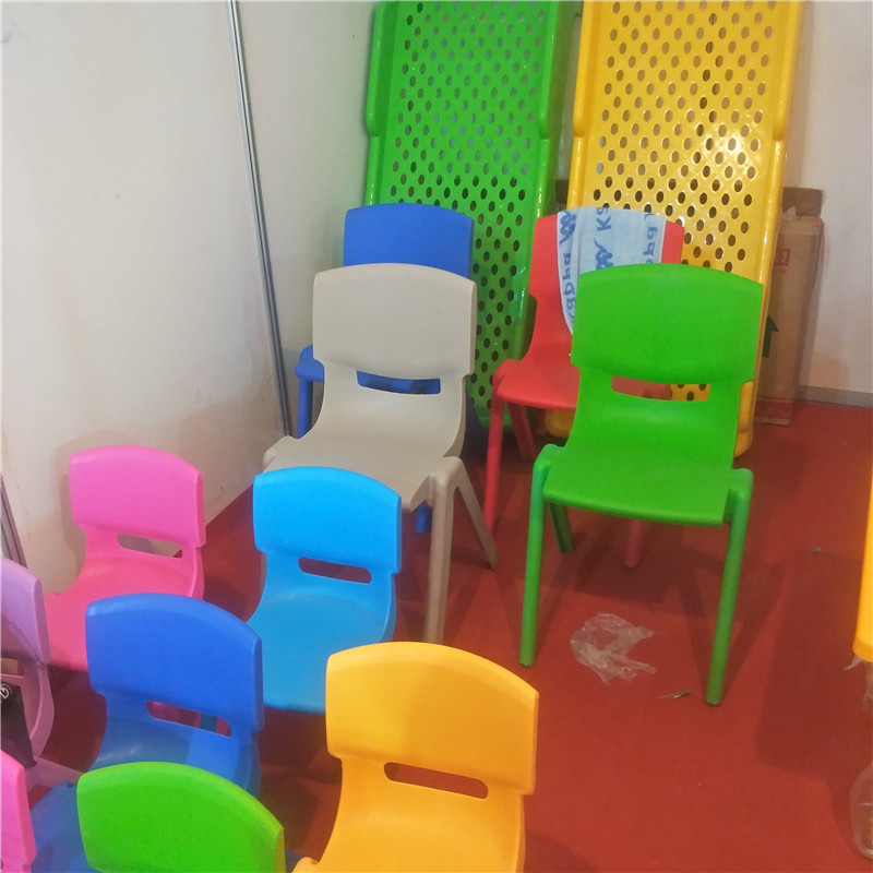 幼儿园椅子